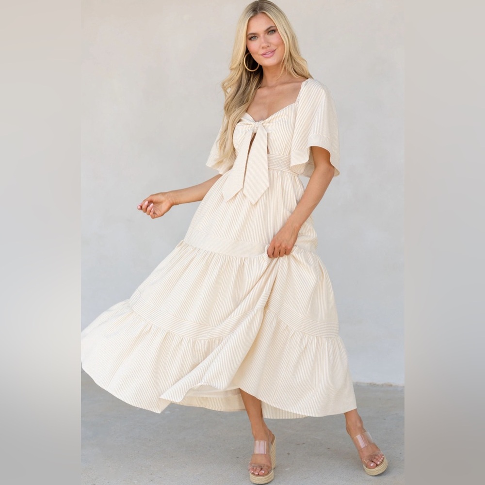 NWOT - Tan Seersucker Maxi Dress w/ cutout - Small - Never worn -